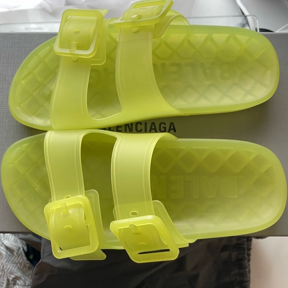 BALENCIAGA MALLORCA SANDAL TRANSPARENT PLASTIC BUCKLE SLIDE SANDALS SIZE 8B/38EU - Picture 3 of 7